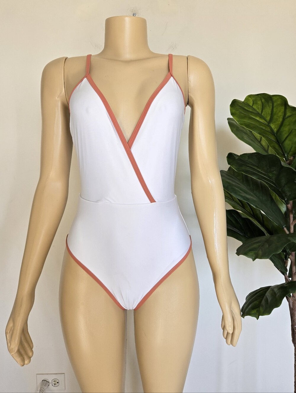 Vix Paula Hermanny Jen piping white one-piece swimsuit Size Small Women's